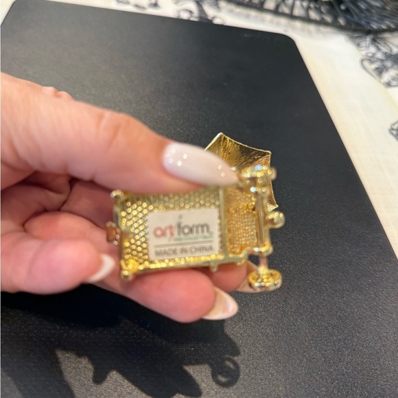 Gold and Green Trinket Lounge Chair - Picture 2 of 8